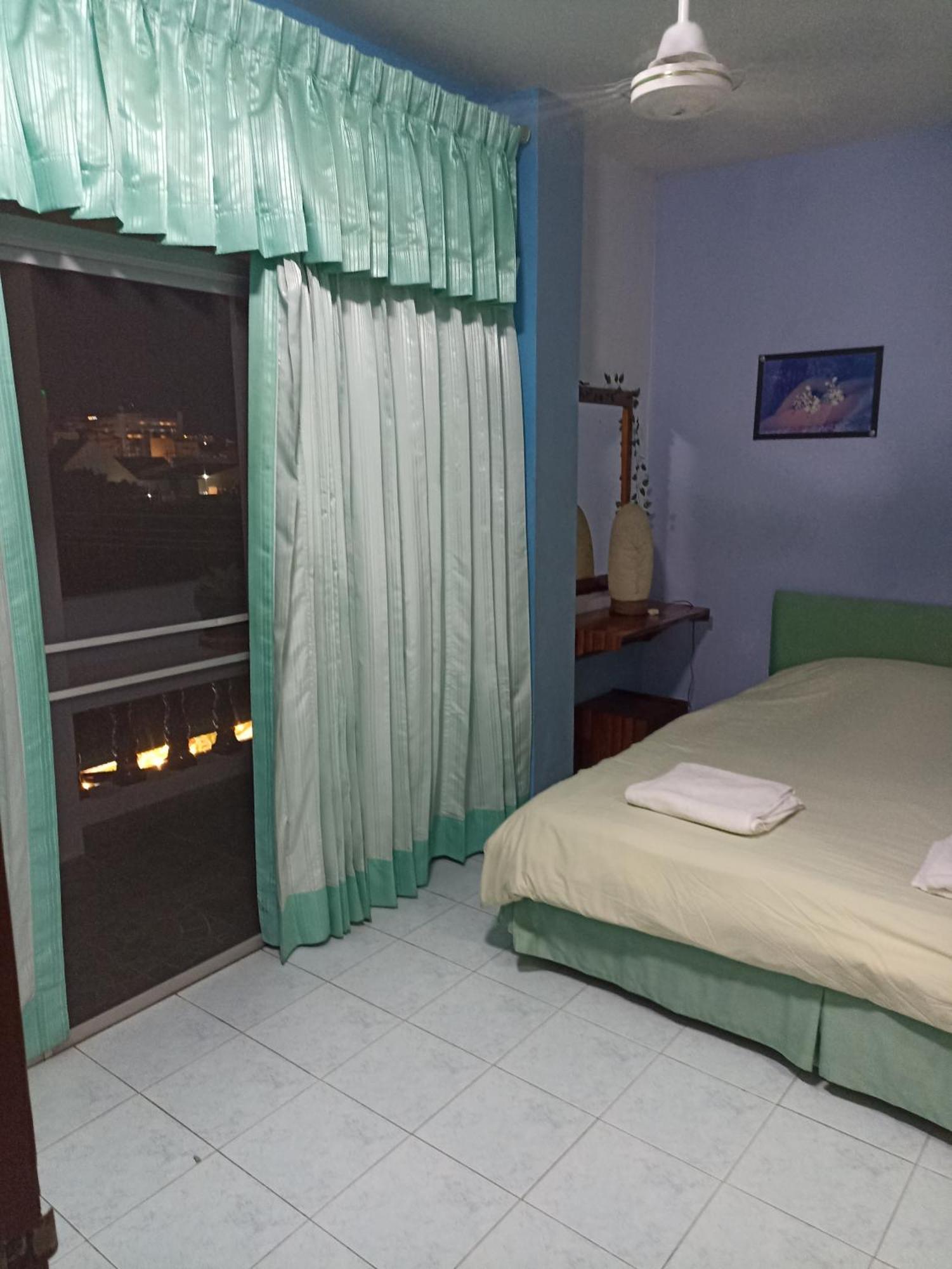 Adams House Hotel Patong Exterior photo